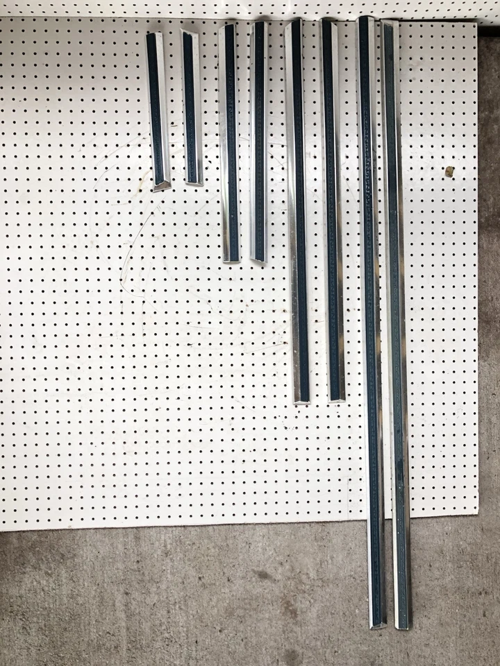 Lincoln Continental Town Car 74-79 cupé nuevo en stock puerta izquierda moldura Foto 2 de 4