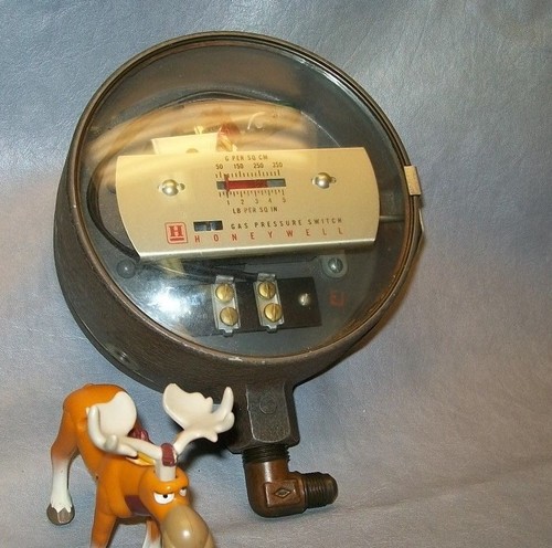 Honeywell C437A1040 Gas Pressure Switch