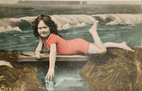 Vintage postcard Circa 1906 It's Cold