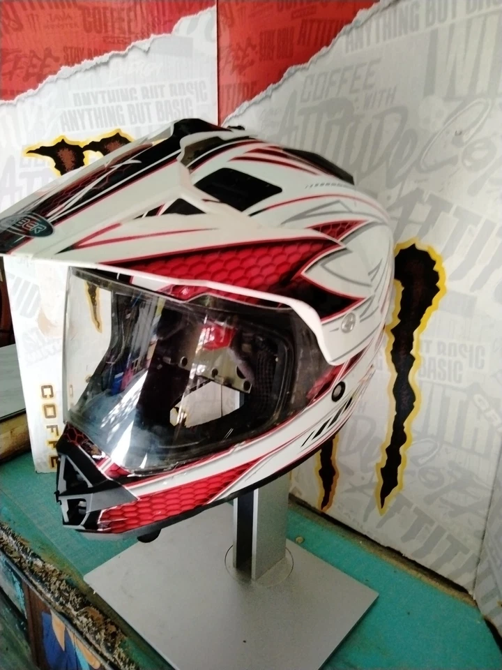 CASCO CIBERNÉTICO 640971 UX-32 GRÁFICO BLANCO NEGRO TALLA S Foto 2 de 4