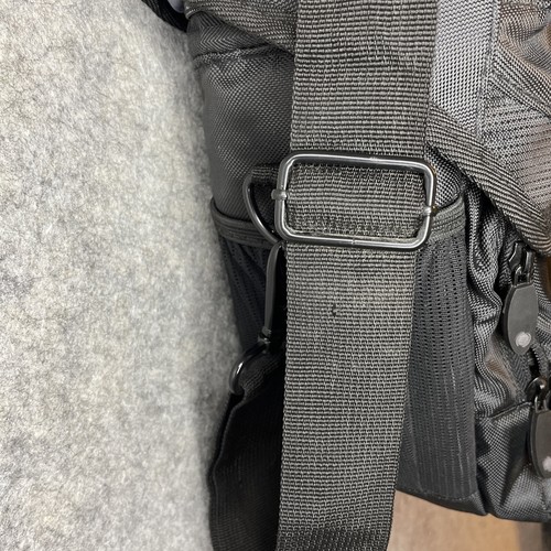 Große schwarze Kameratasche mit Schultergurt, mehrere Taschen mit wasserdichten Hüllen - Bild 7 von 24