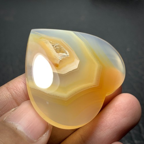 Unique Agate with Druzy Cabochon 43x38x7mm High Quality 82 ct - Picture 3 of 5
