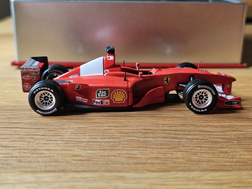 1:43 Hot Wheels/IXO Scuderia Ferrari F1 2000 La Storia Michael Schumacher 2000 - Picture 3 of 9