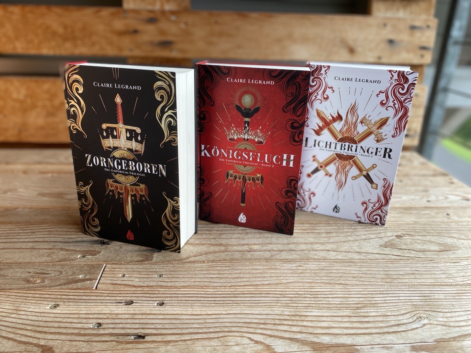 Thumbnail - Empirium-trilogie Von Claire Legrand -gebunden Mit Charakterkarten-
