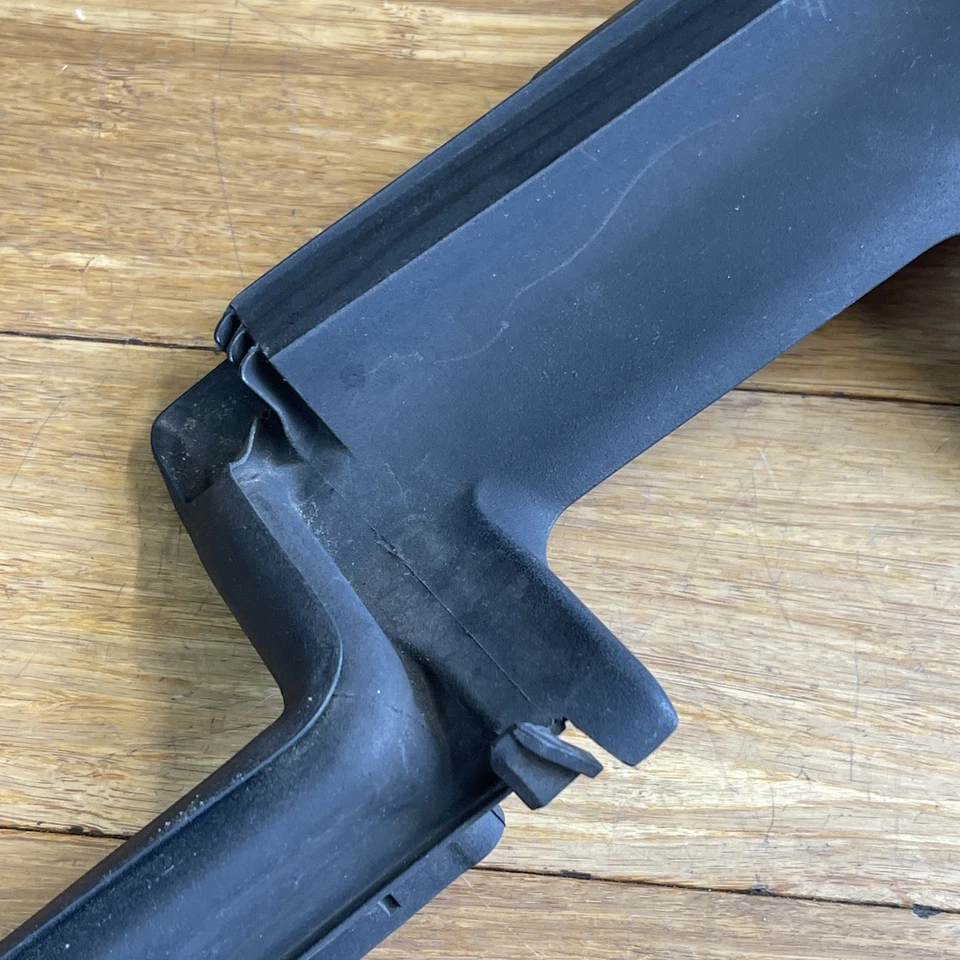 2017-2023 Audi R8 4S junta de porta superior direita acabamento de vedação de tira meteorológica fabricante de equipamento original - Imagem 4 de 4