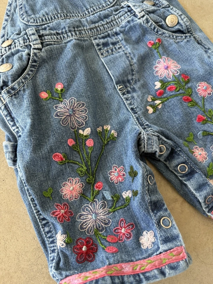 Mono vintage bordado con flores Baby Gap Foto 3 de 4