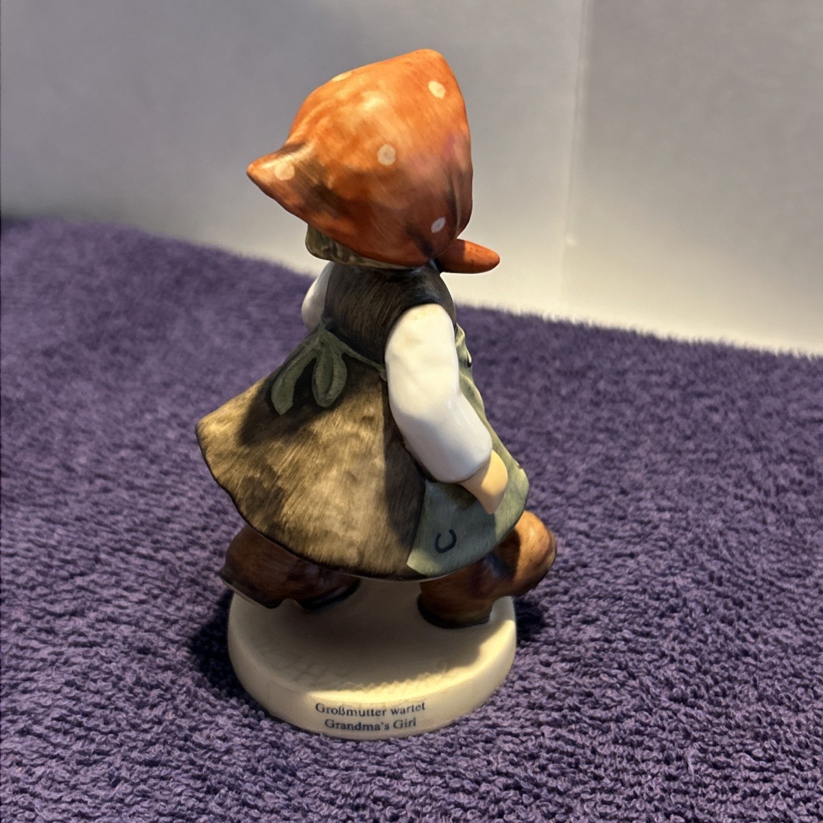 Goebel Germany Hummel Grandma's Girl Figurine 1989 #561 First