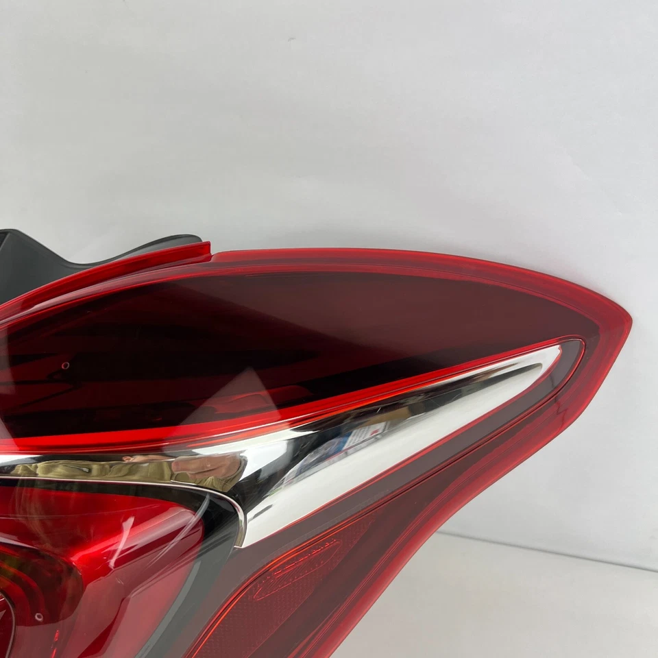 Lámpara de luz trasera LED derecha Buick Encore GM 2018 2019 2020 2021 2022 OEM 42698966 Foto 3 de 4