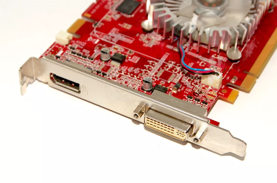 nVidia GeForce 9500GT 512MB DP DVI PCI-Express Graphics Card 46R1524 - Image 2 of 4