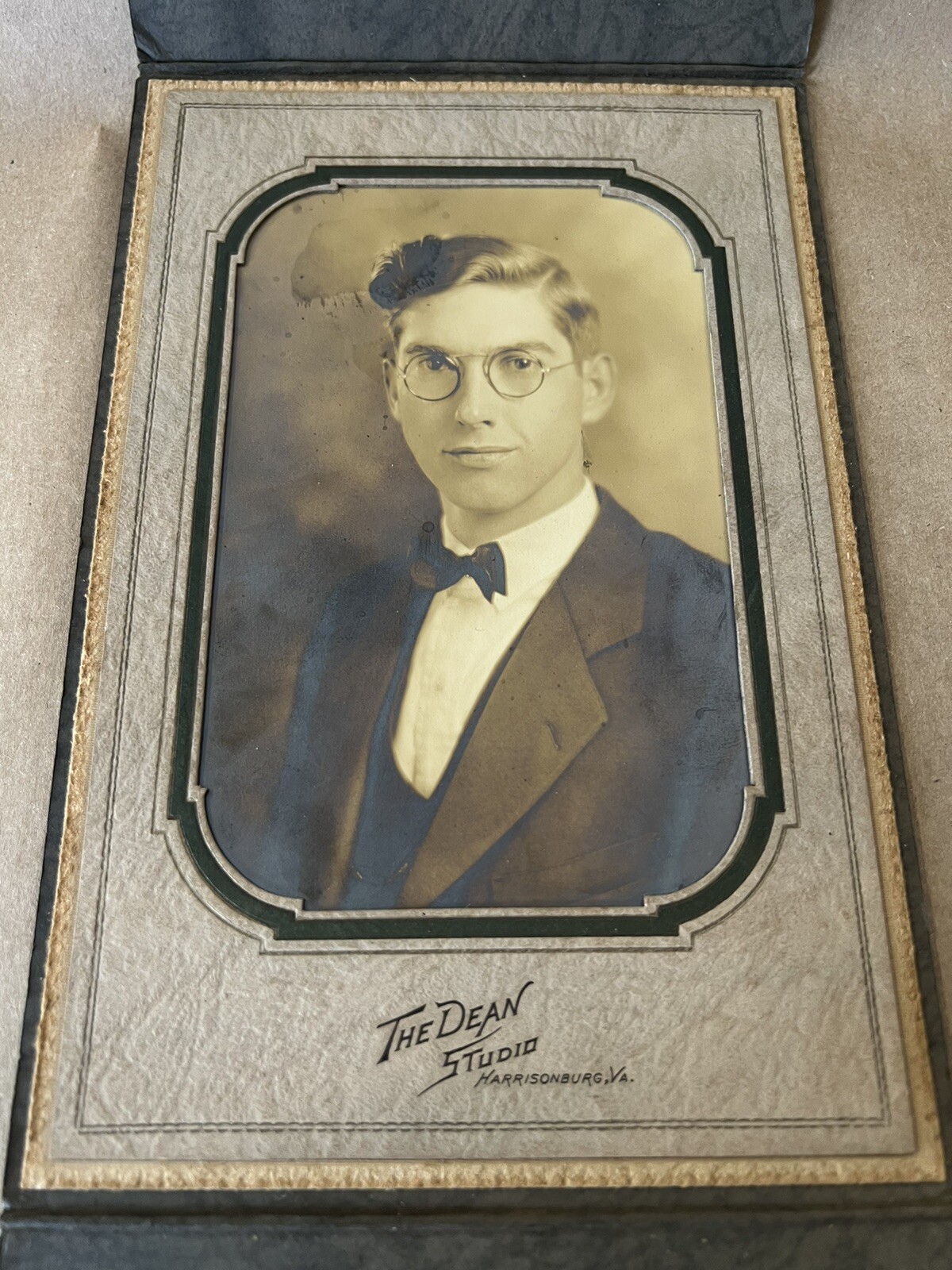 Picture 1 of 3