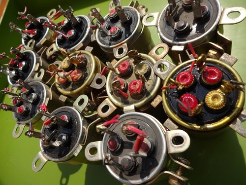 Various Electrolytic Capacitors 20-20-20μF 250VDC - Picture 10 of 12