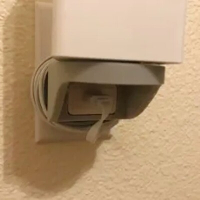 Wyze Cam Pan Plug Mount - Praktische und sichere Steckhalterung für Wyze Cam Pan