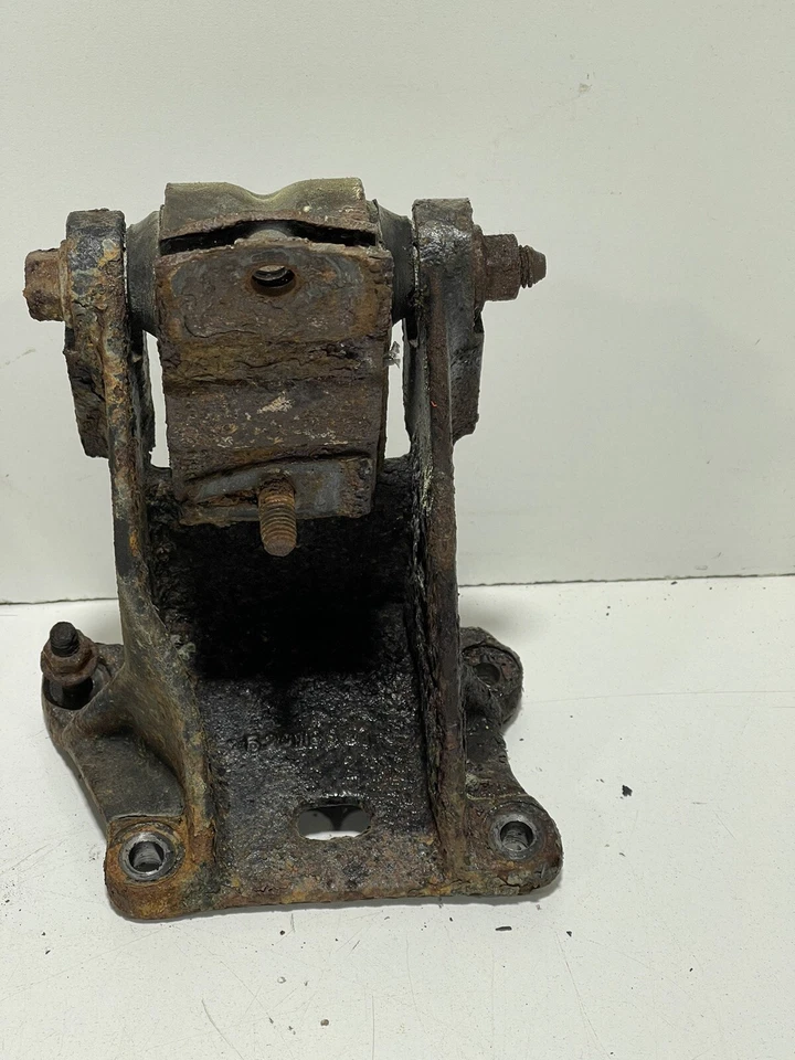 Soportes de montaje del motor Jeep TJ Wrangler OEM 2,5 L 4 cilindros 1997-2002 CC 42 Foto 4 de 4