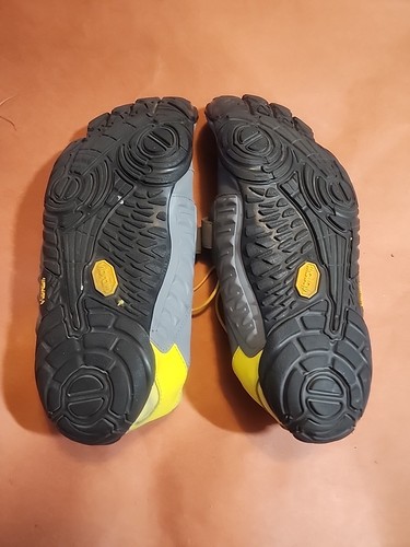 Vibram Fivefingers V-Train 2 Lightweight Shoes 21M7701 Men's 11-11.5 Stained - Picture 9 of 9