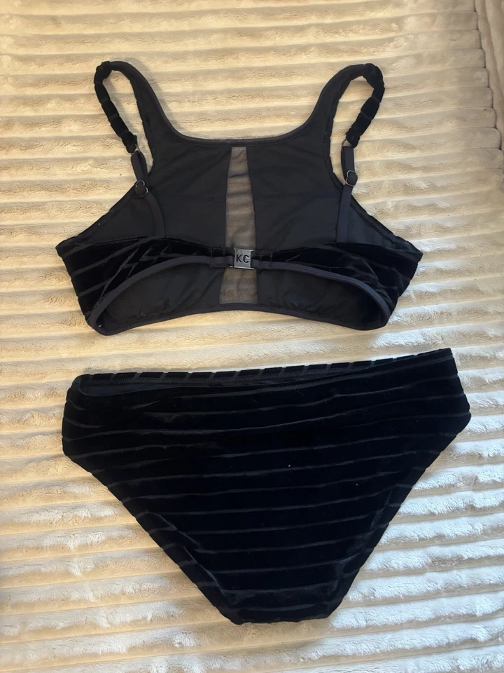 Kenneth Cole Black Velvet Women's Bikini Set Size M - Image 2 of 3