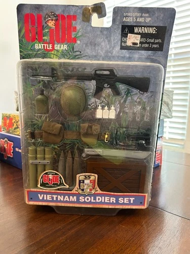 GI Joe Battle Gear Vietnam Soldier Set accessories 1998 c42549