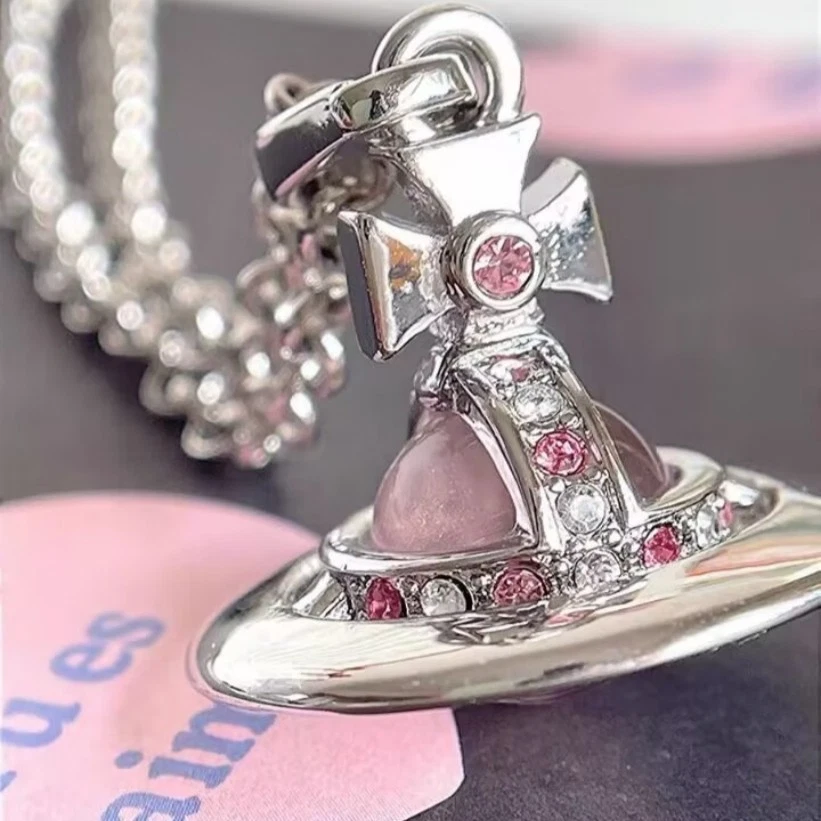 Usado Vivienne Westwood 3D Rosa Planeta Colgante Collar Suéter Cadena Foto 4 de 4