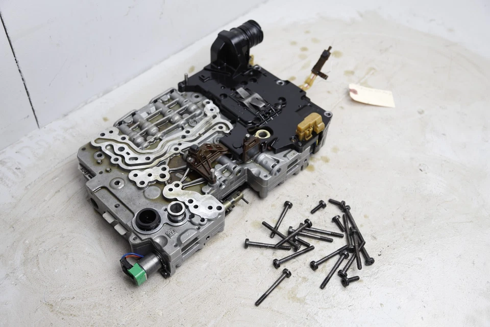 2013 BMW 320i F30 Auto Transmission Valve Body Mechatronics OEM 1090128334 - Image 3 of 4