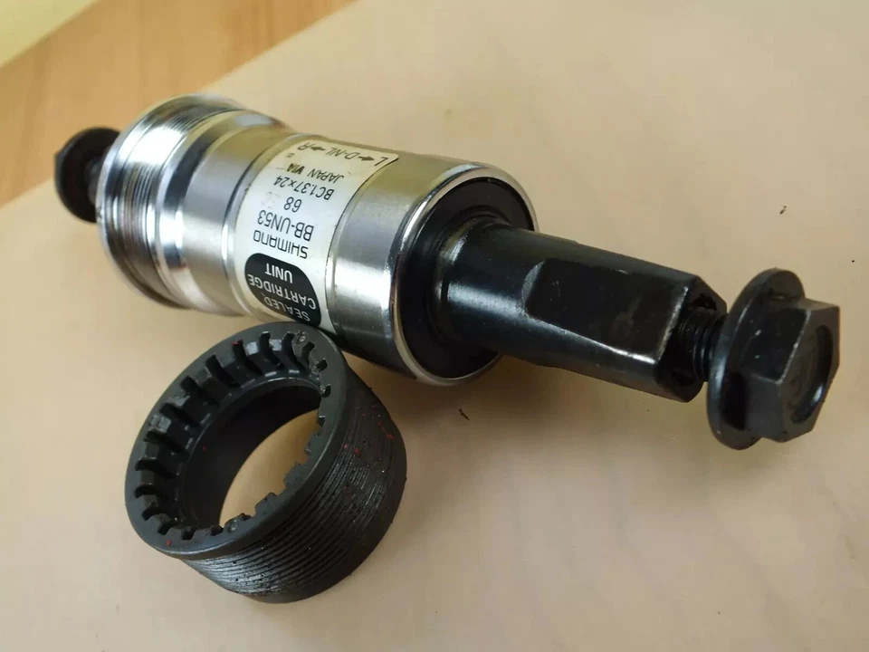 Shimano BB-UN53 Bicycle Bottom Bracket Square Taper 68mm shell 118mm axle - Image 4 of 4