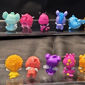LOT OF 21 HATCHIMALS COLLEGGTIBLES COLLECTIBLES CUTE MINIATURE SERIES FIGURES