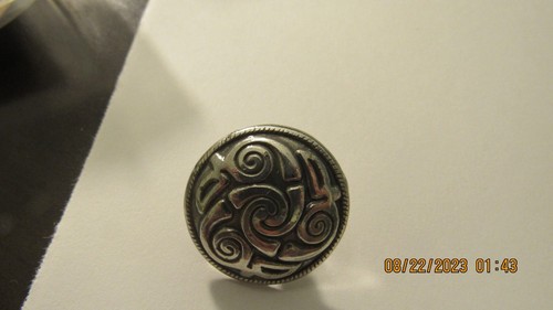 Set of 2 Lindesfarne Spiral Concho 1" (2.5 cm) Tandy Leather 11373-32 - Picture 8 of 12