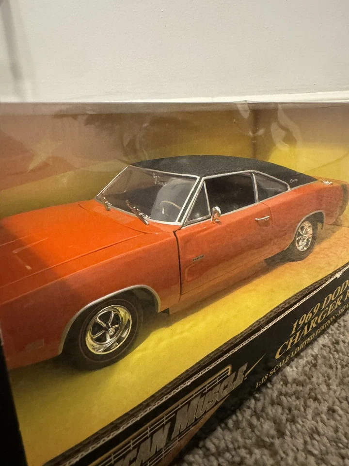 Dodge Charger R/T Ertl 1:18 American Muscle 1969 rojo/naranja tapa de vinilo rara Foto 2 de 4