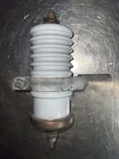 McGraw-Edison Distribution Surge Arrester E7 6KV Porcelain