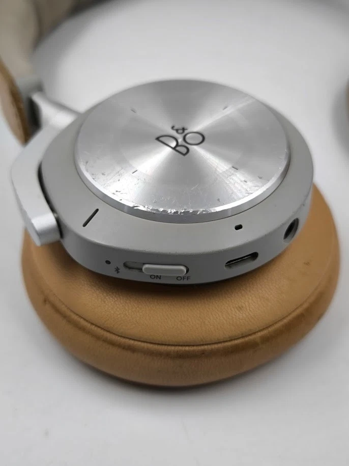 Auriculares Bluetooth Bang & Olufsen Beoplay H9i Funcionando Sin Cargador - Imagen 2 de 4