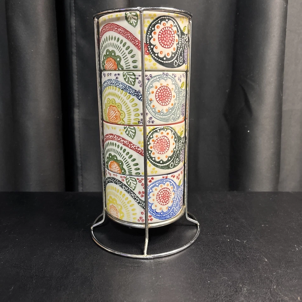 Pier 1 Importaciones Tazas de Café Apilables 4 Multicolor Geométricas con Estante de Metal Foto 4 de 4