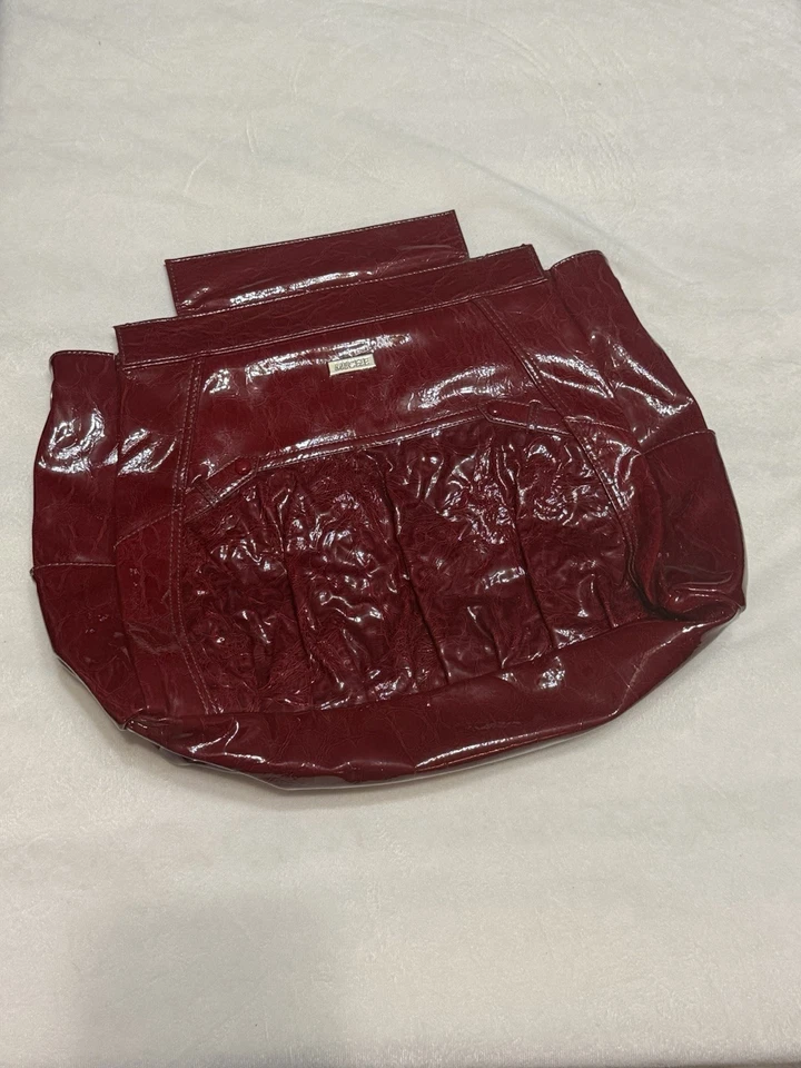 Miche vermelho grande com inserção magnética preta com alças e base pretas - Imagem 3 de 4