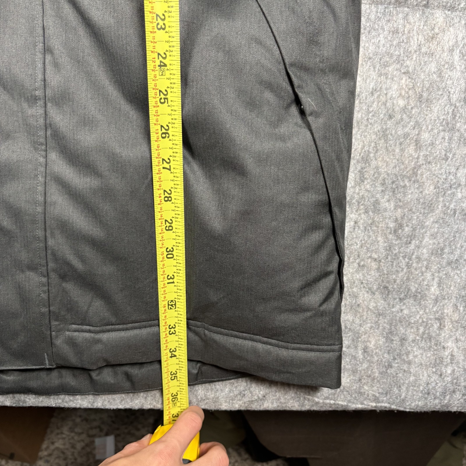 Mountain Hardwear Dry Q Jacket Men's Medium Duck Down Parka Gray Ski Snow Winter