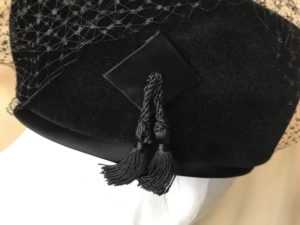 Sombrero de terciopelo negro vintage EVELYN VARON para mujer cubierto por velo y borla Foto 4 de 4