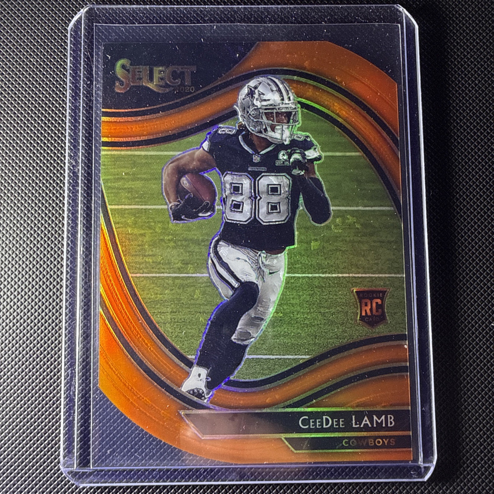 2020 Panini Select - Field Level CeeDee Lamb #357 Orange Prizm Die-Cut (RC)