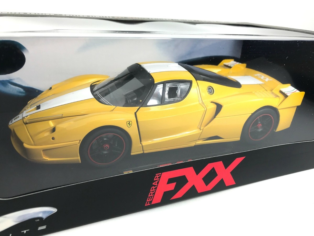 レア‼️ HOTWHEELS 1:18 FERRARI FXX 1/18 SCALE Hot Wheels ELITE Ferrari FXX Pearl White with