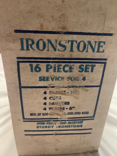 VTG Ironstone 16 Pc Set Holly Berry Christmas Ovenproof Pottery Dinnerware Ohio - Picture 2 of 11