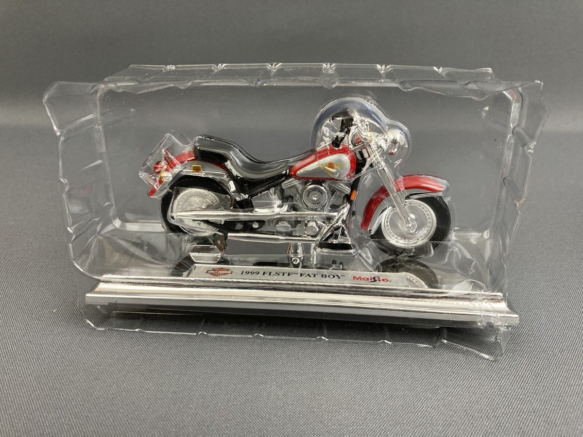 Maisto Harley Davidson FLSTF Fat Boy 1/18 Scale Red/Silver