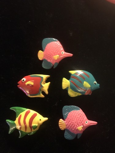 Color Trend Fashion Button Covers Bright Colorful Fish Qty 5  - Picture 1 of 7