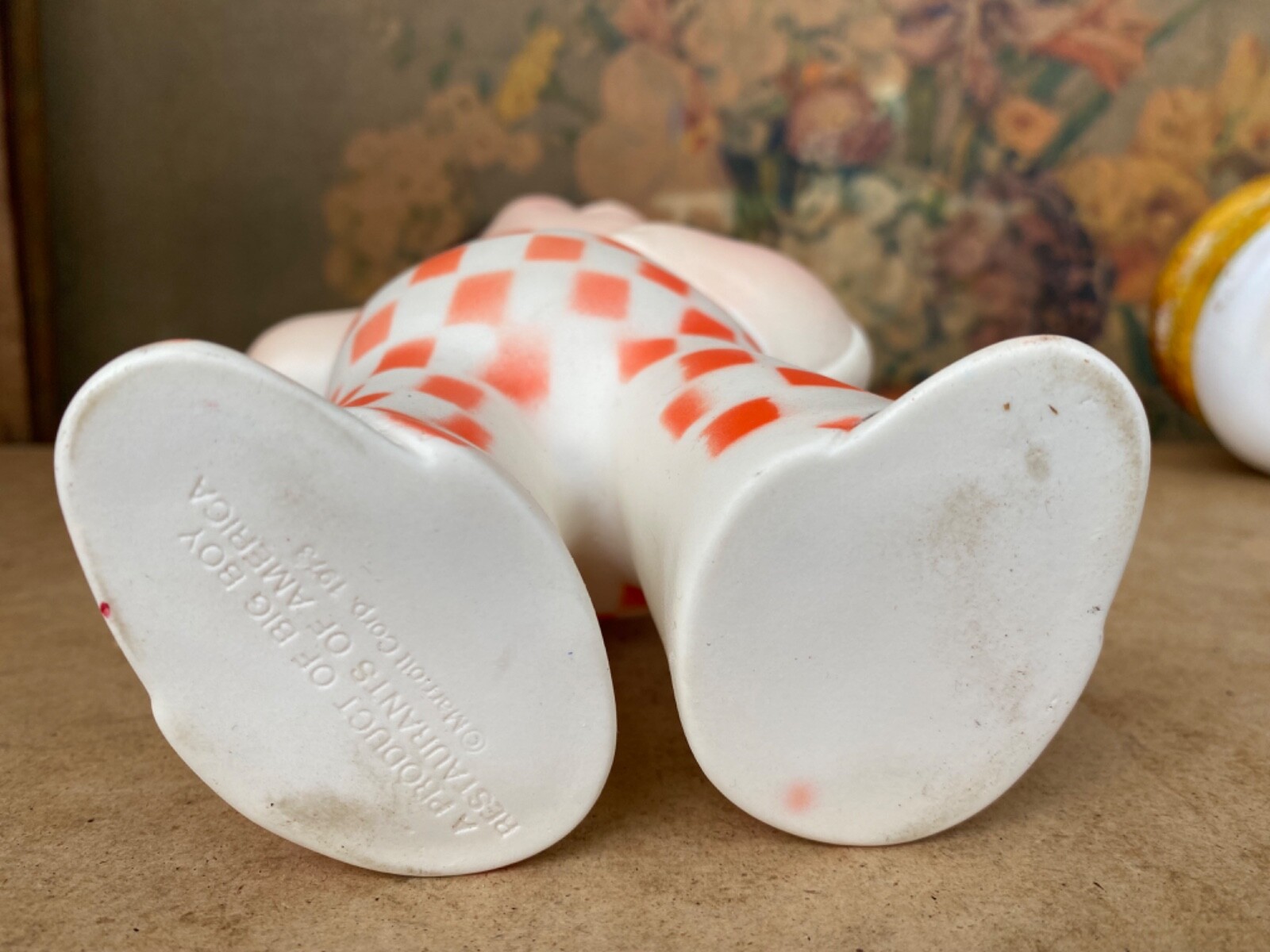 Big Boy advertising mascots / pair of vintage plastic banks / 81/2 and