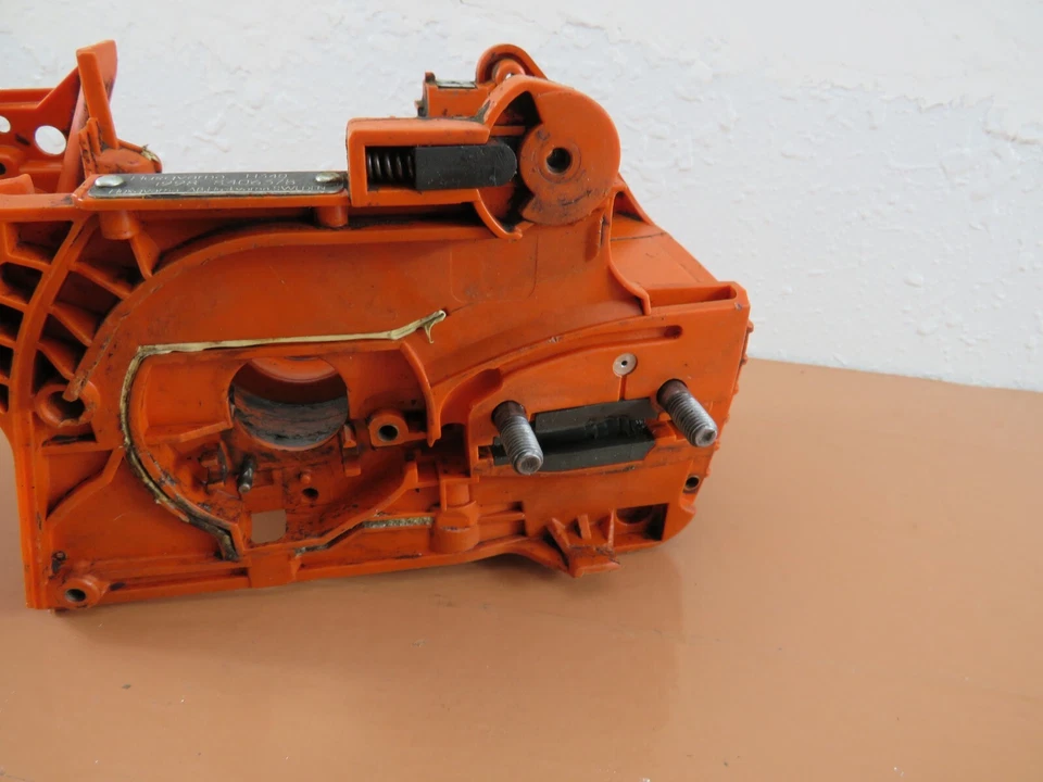 Motosierra Husqvarna 340 chasis OEM 5038515 Foto 2 de 4