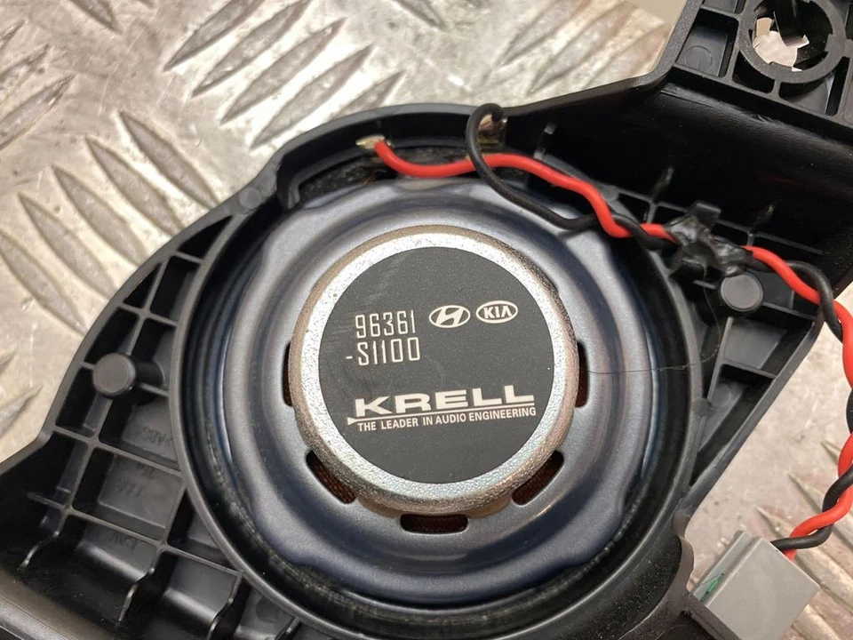 Hyundai Santa Fe 2019 Right  Panel speaker 96361S1100 UTO36068 - Image 3 of 4