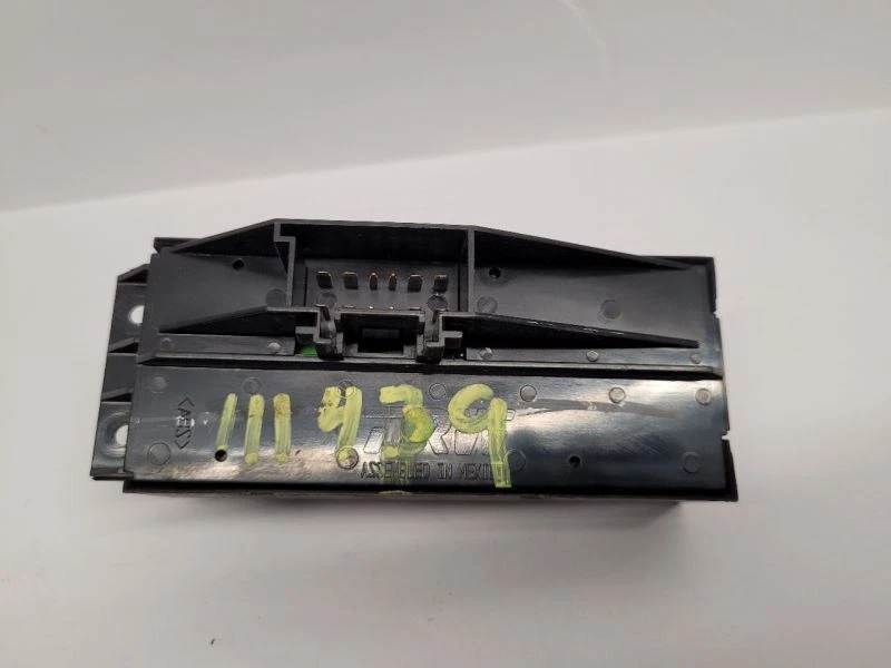 Chevrolet Tahoe 2002 02 interruptor de puerta delantera derecha derecha Foto 4 de 4