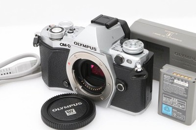 Olympus OLYMPUS OM-D E-M5 Mark II Body Silber Spiegellose Kamera Getestet [Exc+]