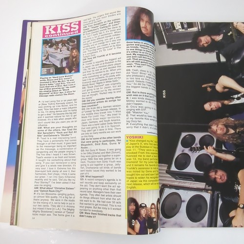 Metal Edge agosto 1994 Motley Crue Kiss Alice Cooper Soundgarden piega centrale - Foto 6 di 11