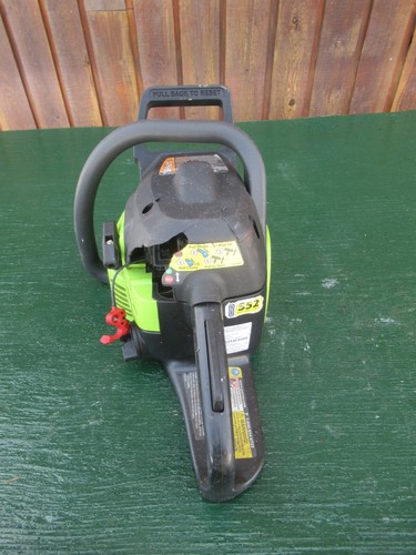 Vintage POULAN P3314 Chainsaw Chain Saw - Picture 6 of 7