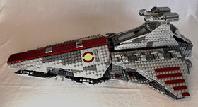 LEGO Star Wars 8039: Venator-Class Republic Attack Cruiser COMPLETE with MANUAL