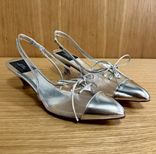 Marc Jacobs Spring 2019 Runway Silver Bow Slingback Pointed Toe Heels EU 40 U 10