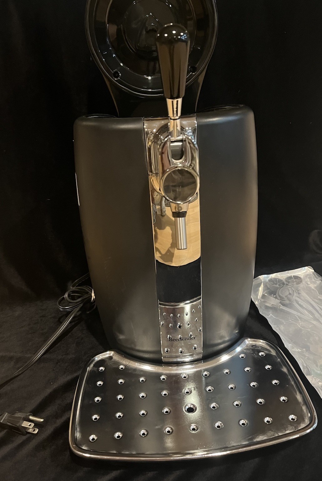 KRUPS beertender VB21 keg beer dispenser tap Heineken