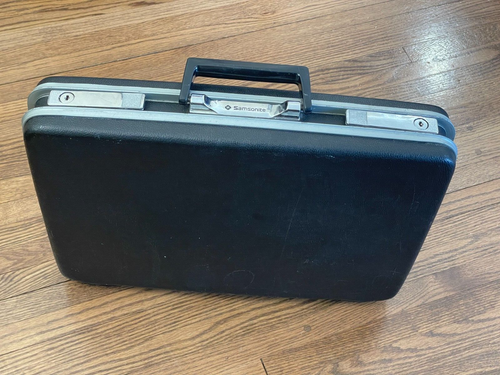 Black Samsonite Briefcase Vintage Hard Shell Case Locking + 2 Keys 18x13x3.25” - Picture 5 of 9