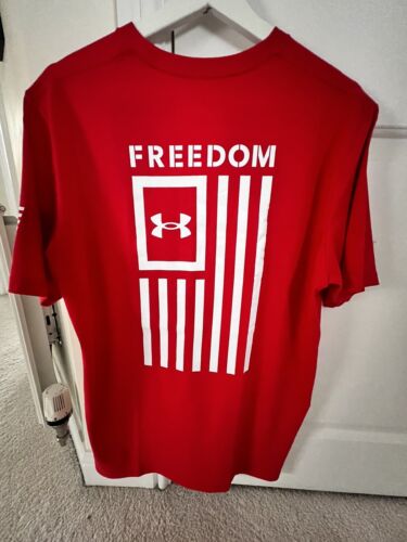 Men's ~ Under Armour ~ USA FREEDOM Red T-Shirt ~ Size XXL 2XL ~ NEW - Afbeelding 1 van 5