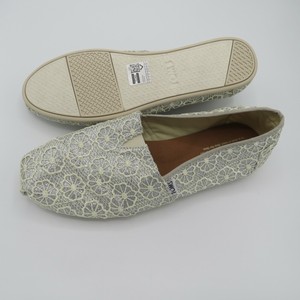 toms silver crochet glitter